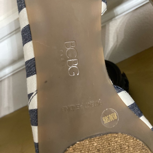 BCBG Paris Striped pointed Flats - Picture 6 of 8